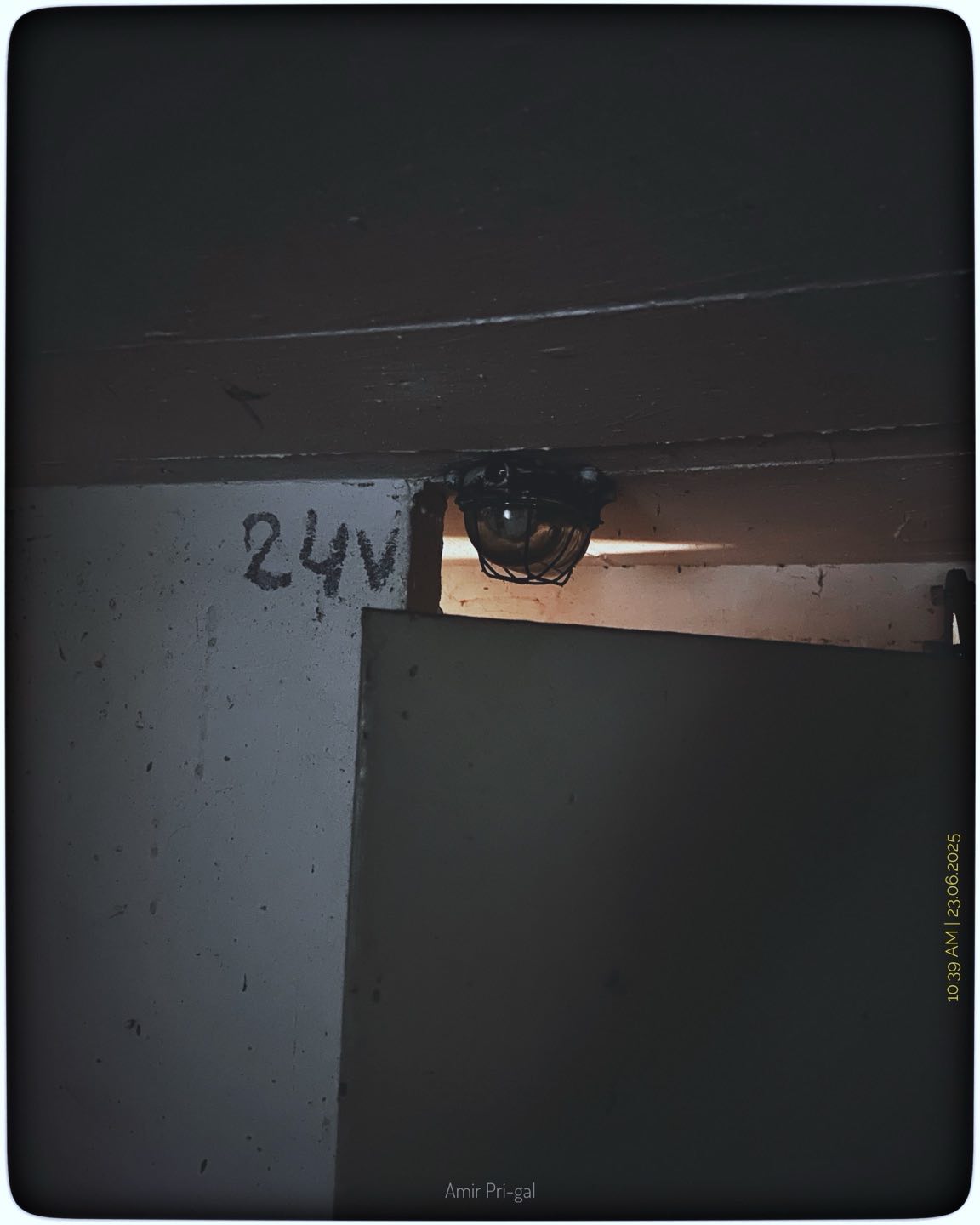 A bomb shelter lamp in Israel from an hour ago 🪔 . #LifeUnderThreat #ShelteringTogether #EverydayIsrael #ConflictAndRoutine #BehindTheHeadline #Photojournalism #DocumentaryPhotography #MiddleEastTensions #SilentStrength #InTheShelter #MomentsThatMatter #UncertainTimes #LifeInIsrael #ThroughMyLens