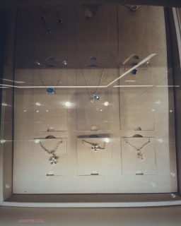 Happy Tu B'Av! In a busy mall today, I was stopped by this quiet display. 
#TuBAv #JewishHoliday #LoveAndJoy #MaklMoments # Shopwindow #CelebrateLove #JewelryGram #FromWhereIStand #DayOfLove #JewelryDesign #Glimpse #Promises